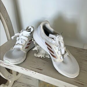 Adidas Bounce Sneakers